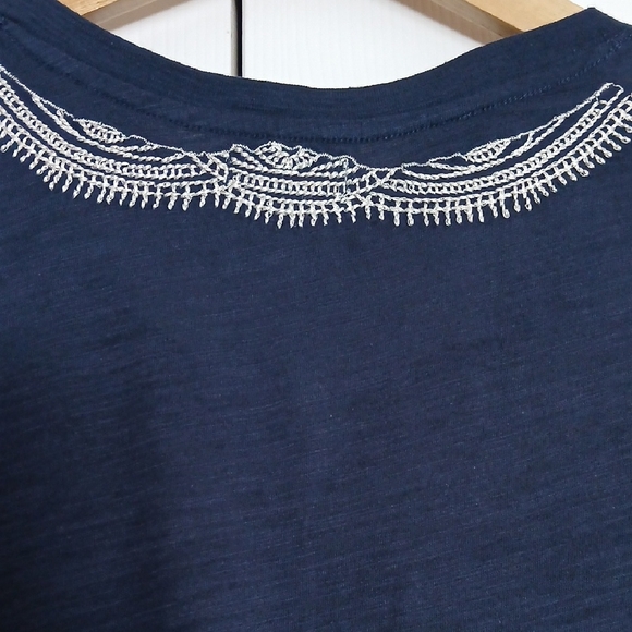 Lucky Brand Tee - Picture 5 of 9